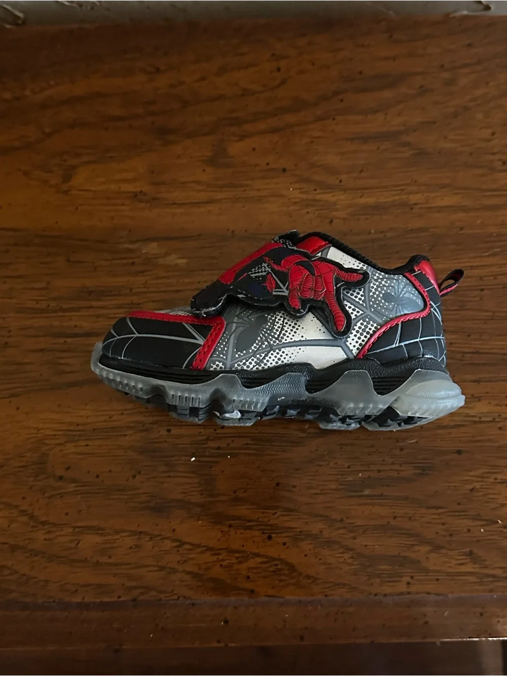 Marvel SpiderMan Toddler Athletic Light-Up Sneakers with Hook & Loop Strap sz 5